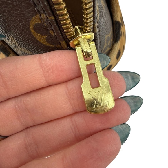 Louis Vuitton x Alaia Alma Leopard Pony Hair Monogram Centenaire M99032 - Picture 6 of 15